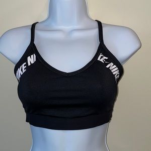Nike sports bra size M